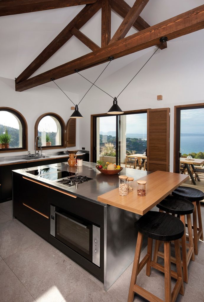 Proyecto de cocina Rekker con isla de acero inoxidable Bautek | Frecan