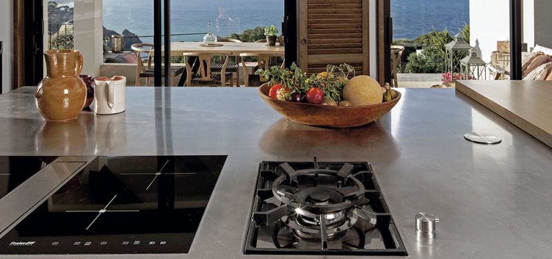 Cocina Rekker con isla de acero inoxidable Bautek, Frecan