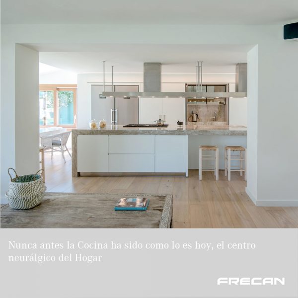 Reforma cocina con campana de doble motor. Frecan