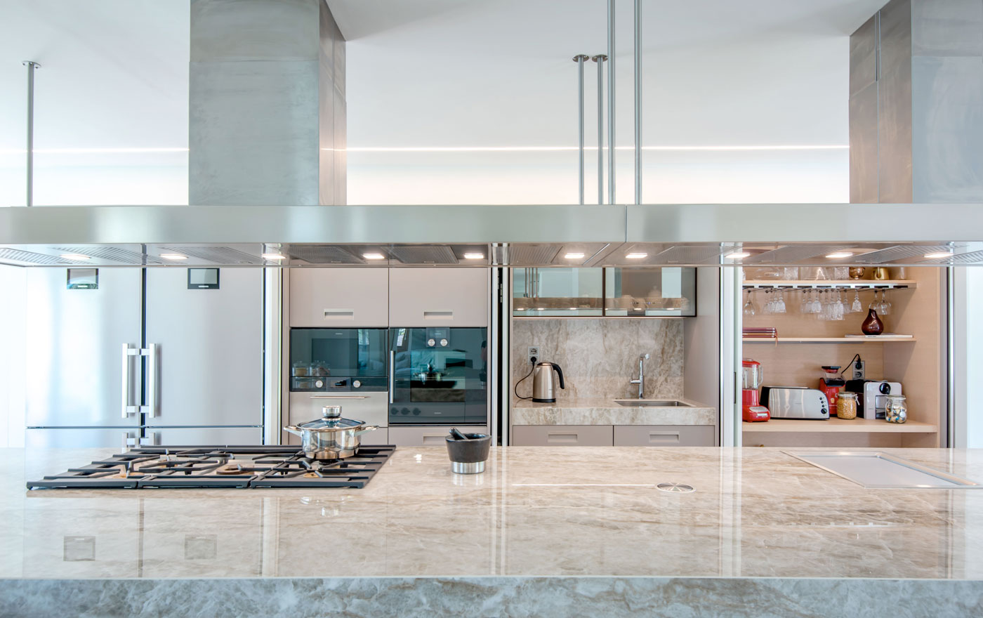 Kitchen refurbished by Overlord by Sergi Quílez i Marin