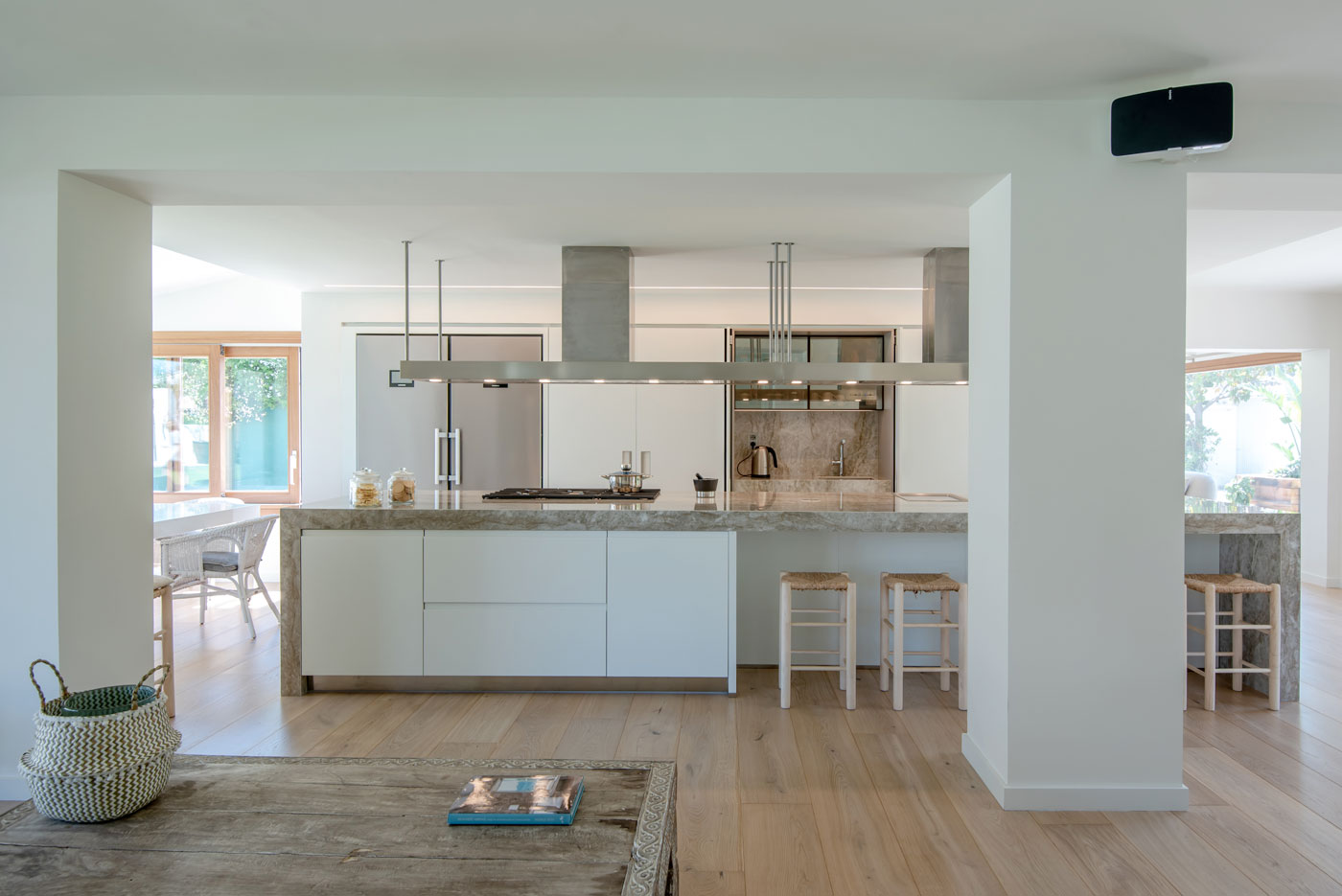 Kitchen refurbished by Overlord by Sergi Quílez i Marin