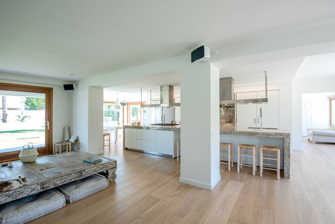 Kitchen refurbished by Overlord by Sergi Quílez i Marin